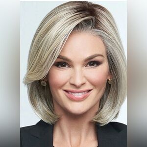 Raquel Welch “Portrait mode” wig in color Shaded biscuit New fibers full mono